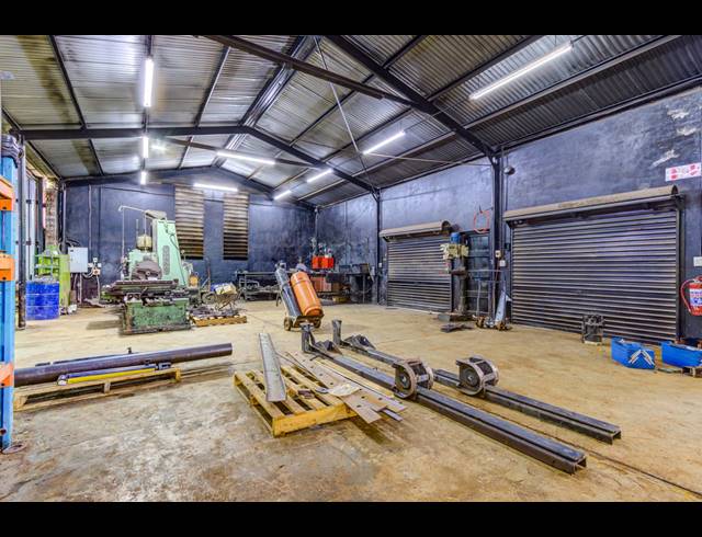 12,140M² WORKSHOP FOR SALE IN BREDELL